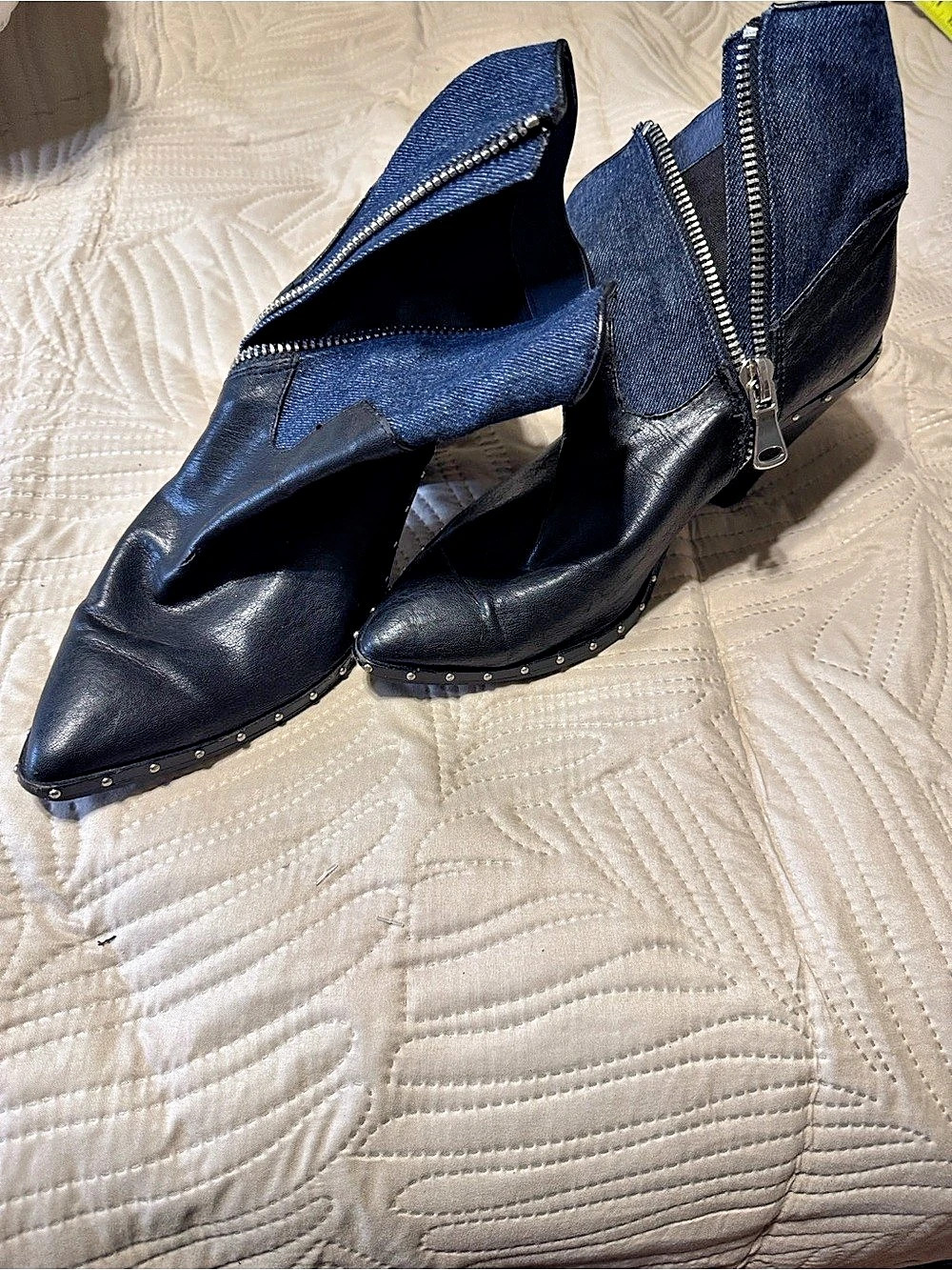 Studded Zip Ankle Boots US 8.5 Like New. By Chinese Laundry
